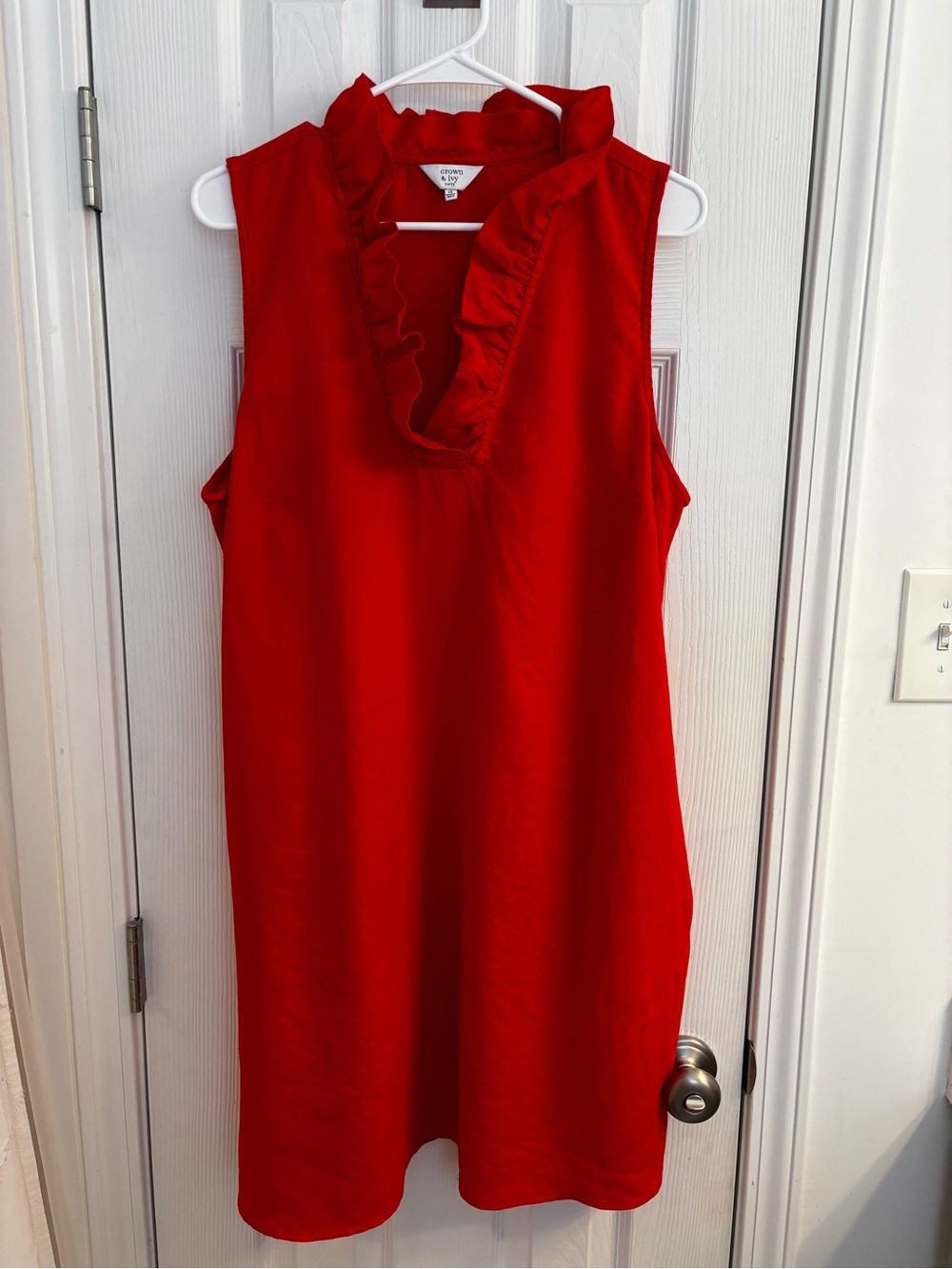 Sleeveless Ruffle V-Neck Midi Dress in Red